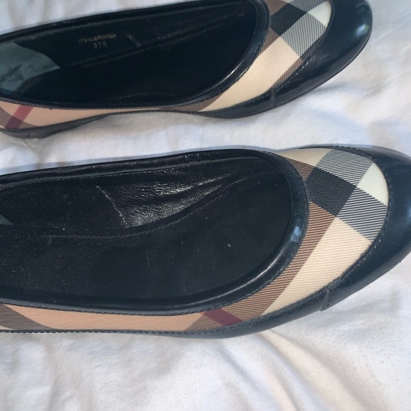BURBERRY FLATS - Picture 3 of 9